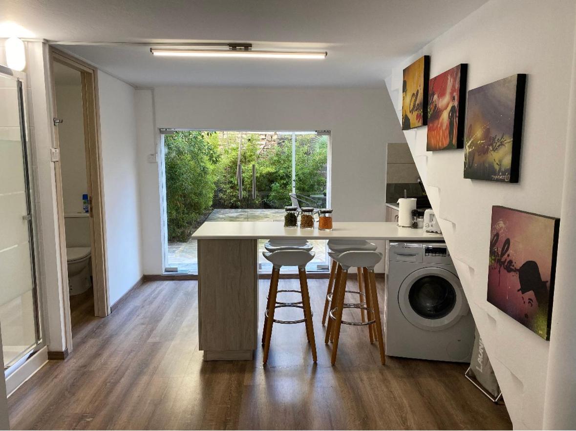 Modern City Center Appartment Saripolou Limassol Zewnętrze zdjęcie